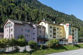 Гостиница Hotel Alpina  Ширс